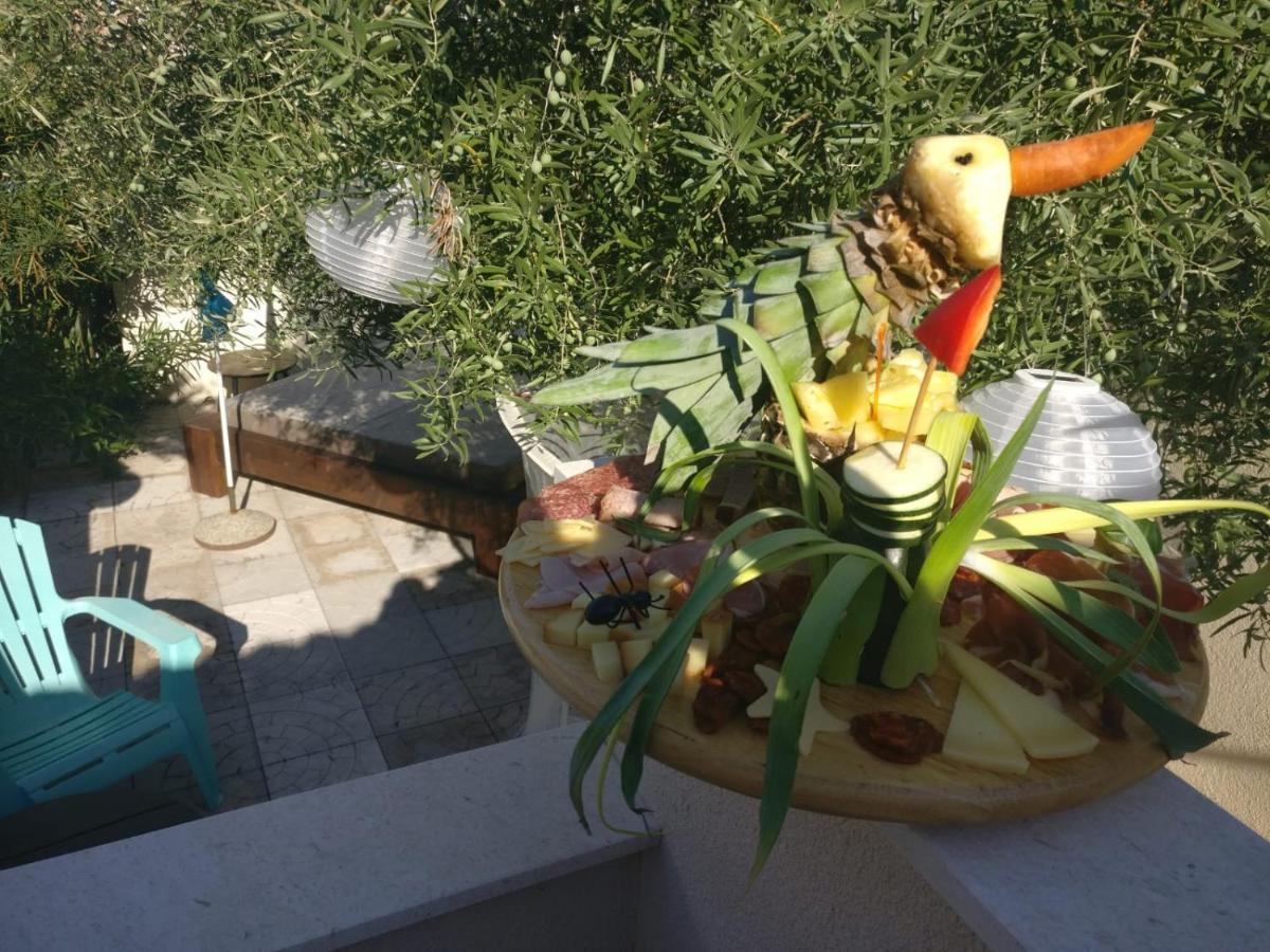 Apartments Villa A - Heating Pool Трогир Екстериор снимка