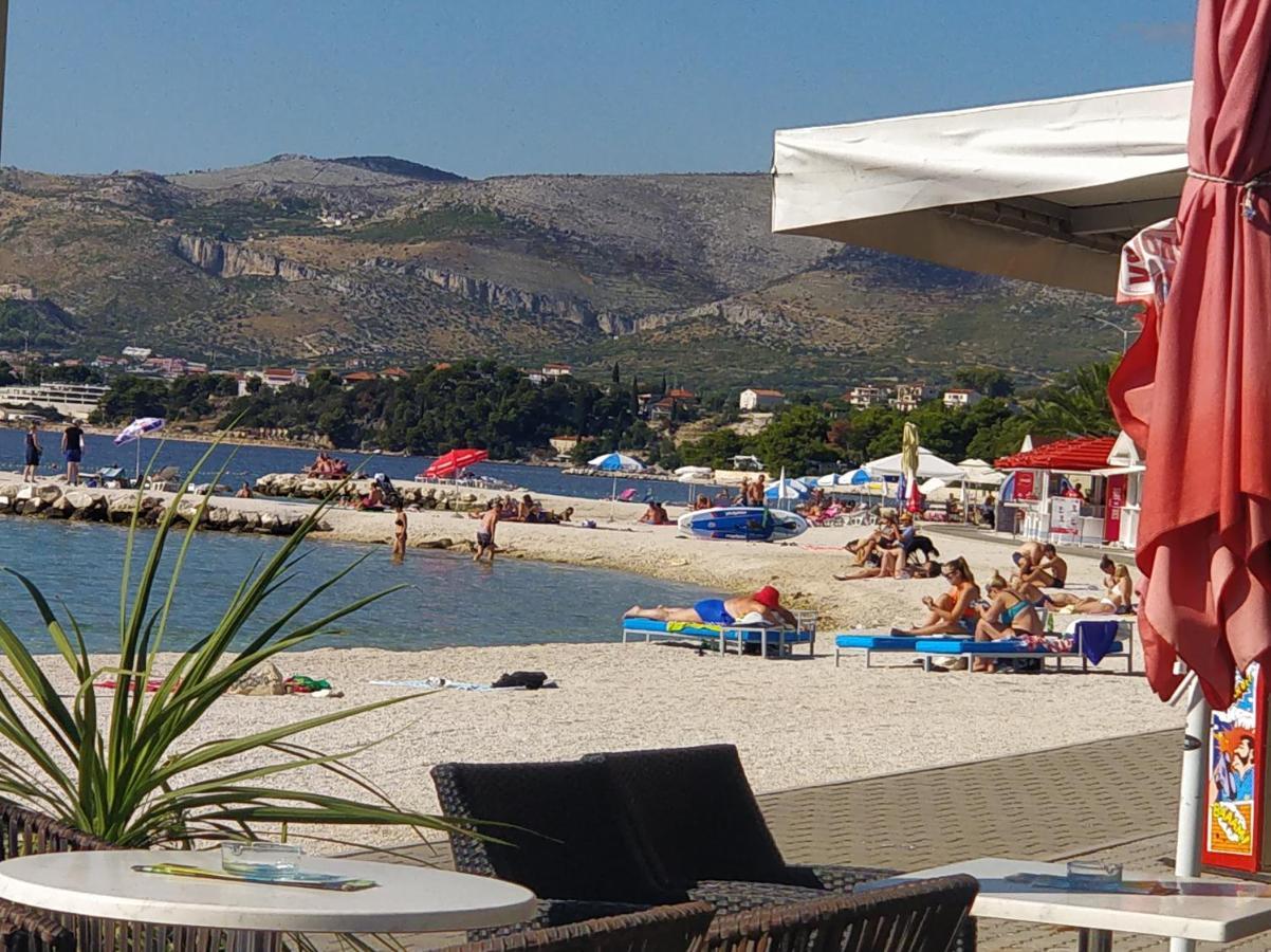 Apartments Villa A - Heating Pool Трогир Екстериор снимка