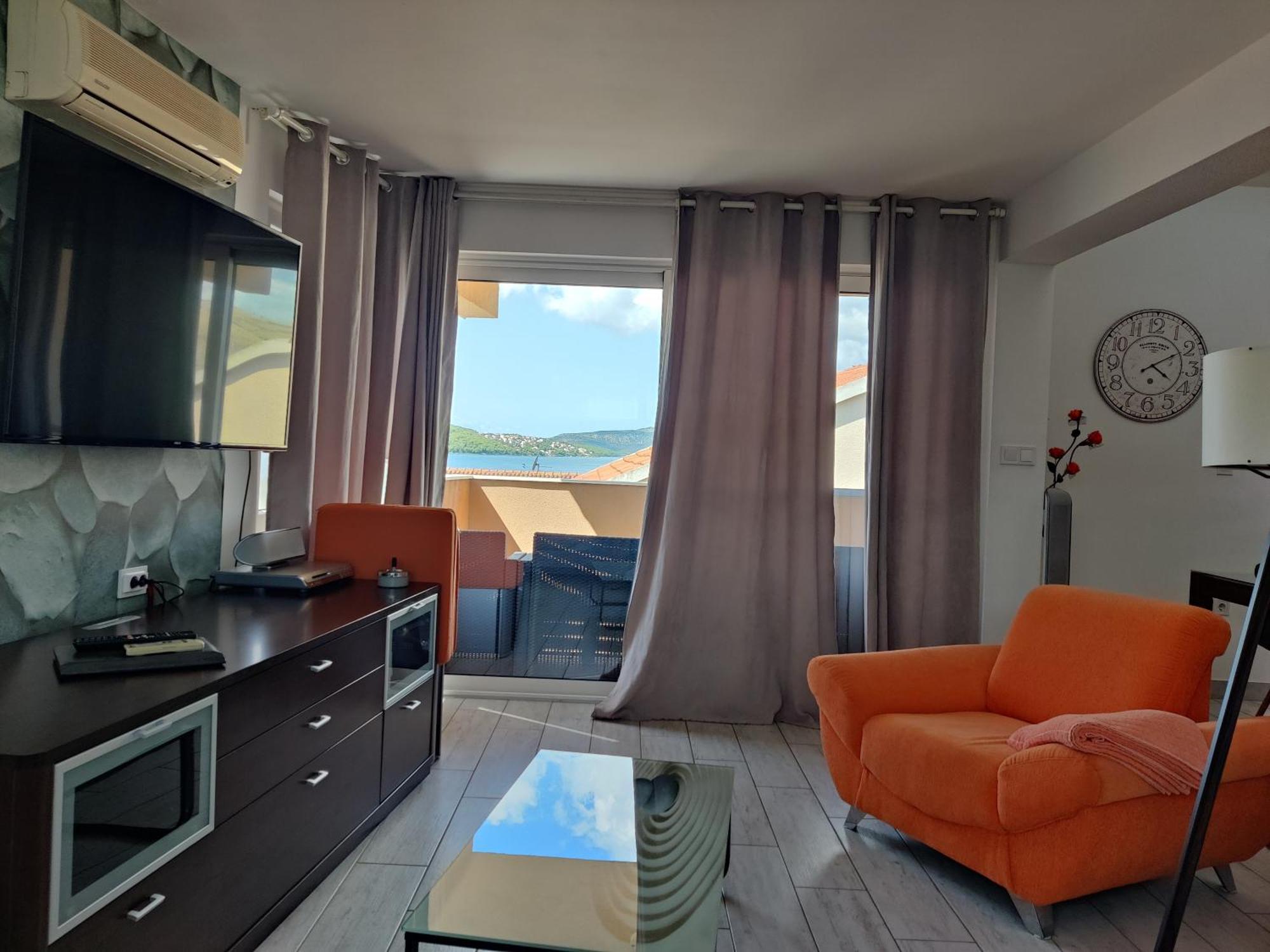 Apartments Villa A - Heating Pool Трогир Екстериор снимка