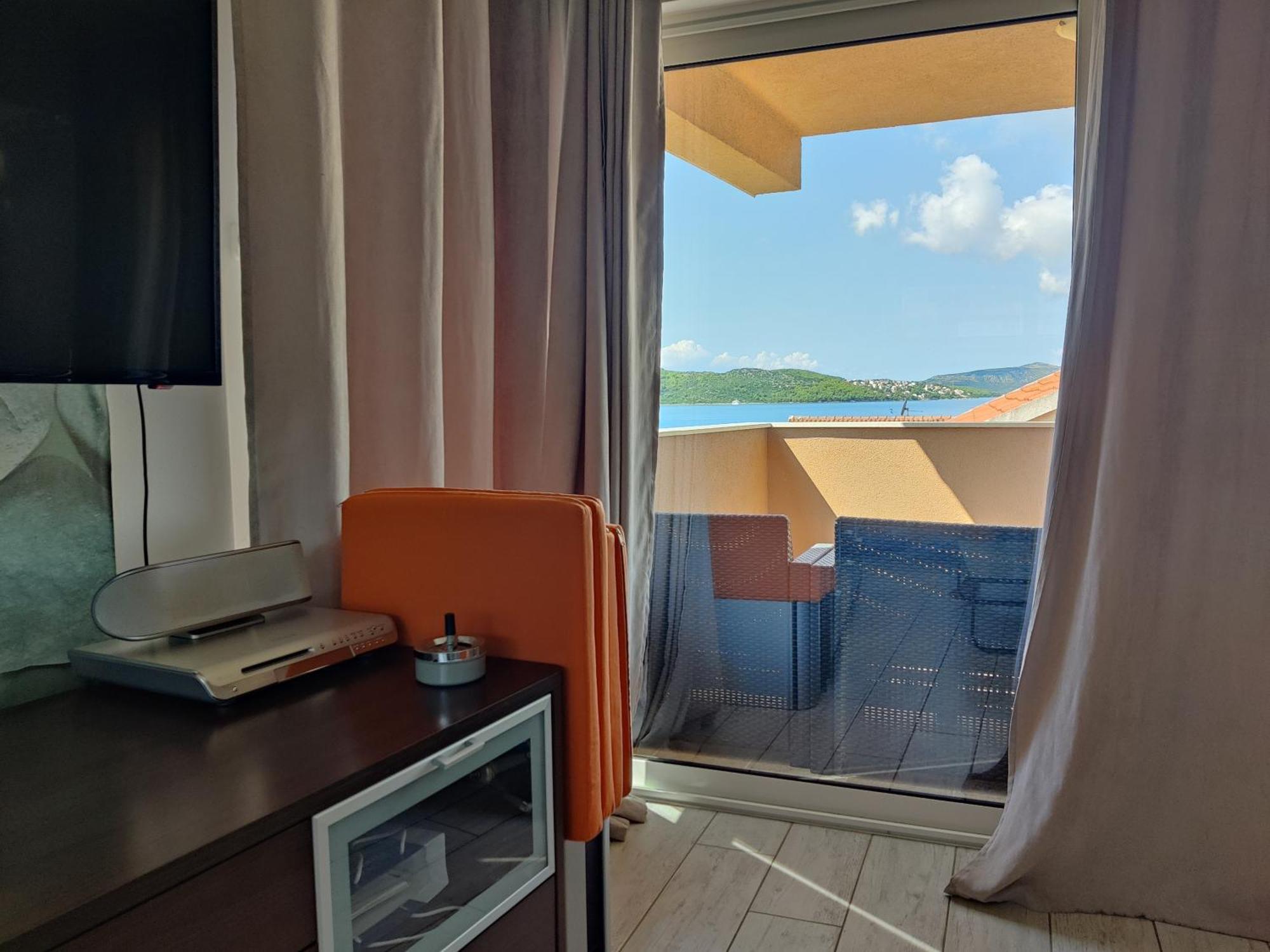 Apartments Villa A - Heating Pool Трогир Екстериор снимка