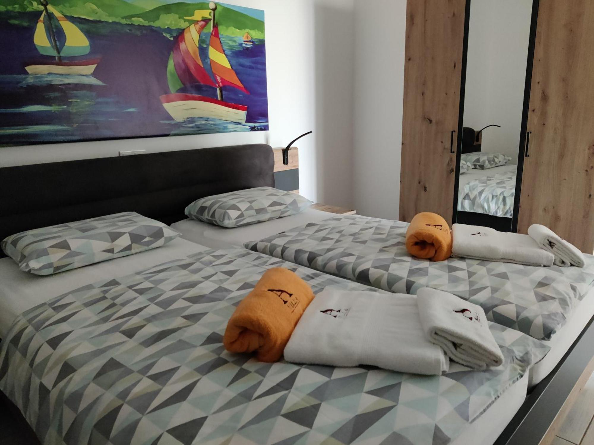 Apartments Villa A - Heating Pool Трогир Екстериор снимка