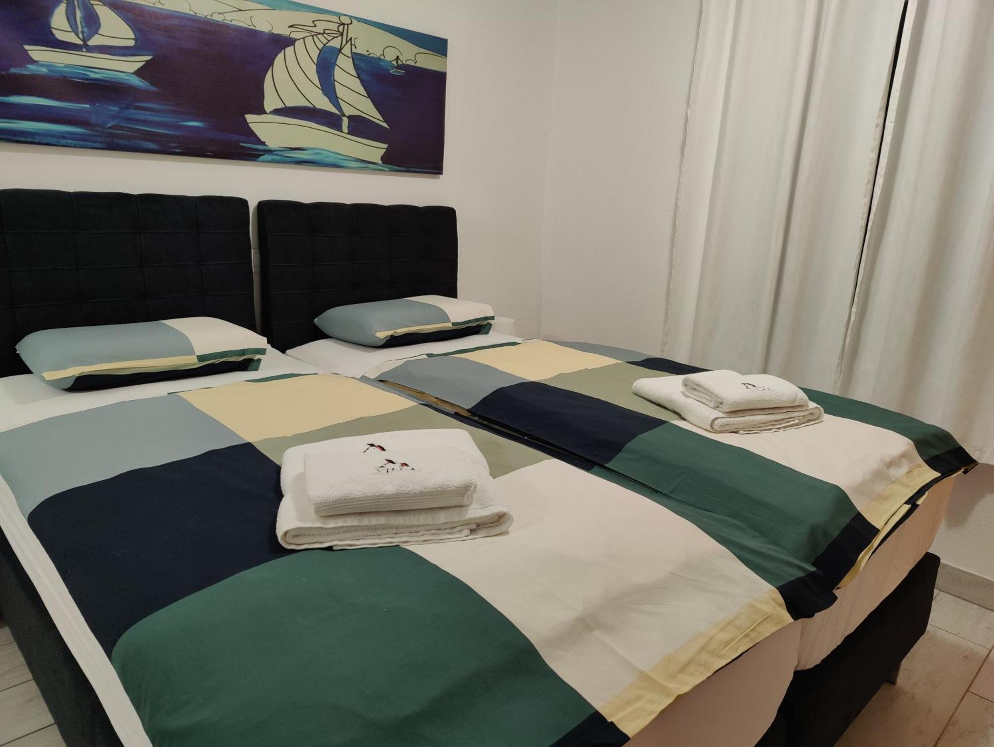 Apartments Villa A - Heating Pool Трогир Екстериор снимка